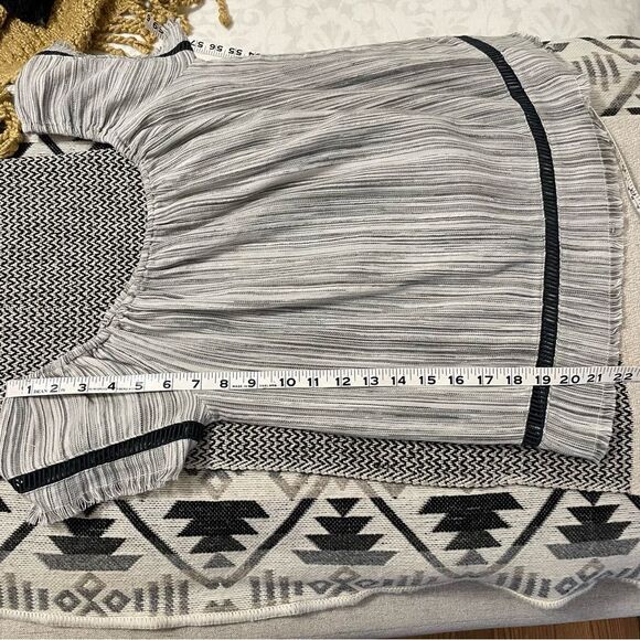 DRA/Anthropologie Los Angeles Cropped Off The Shoulder Fringe Top Sz-S - Picture 8 of 9